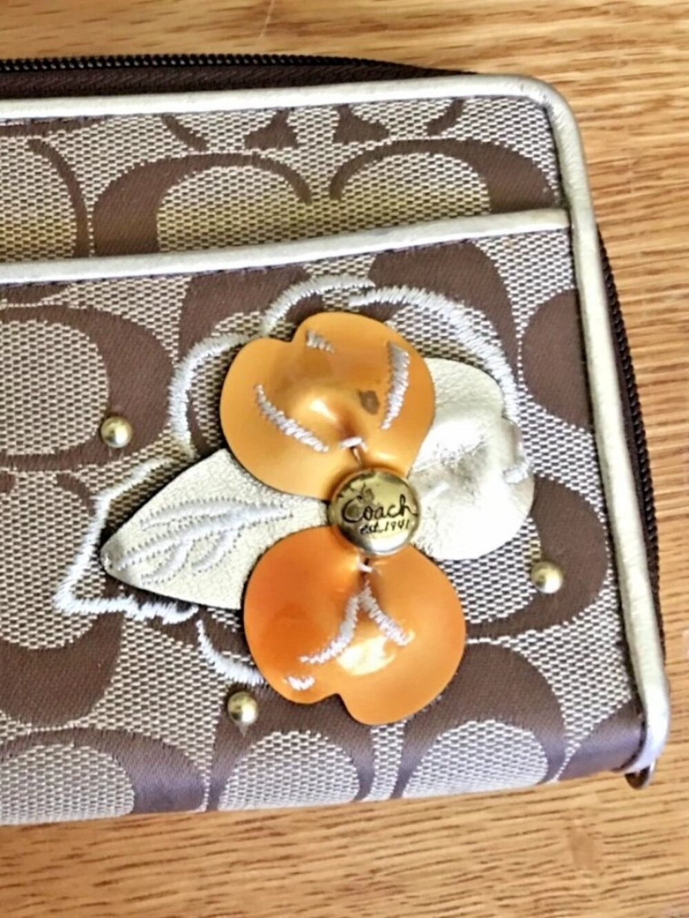 Coach Daisy Signature 3D Floral Wristlet Wallet Clutch Limited Edition